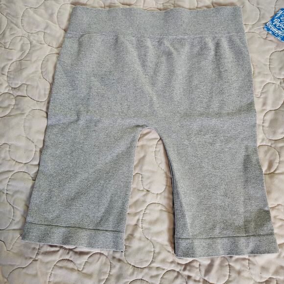 NWT Free People Seamless Bike Shorts Heather Gray Sz XS/S - Picture 2 of 8